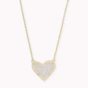 Kendra Scott Ari Heart Gold Pendant Necklace